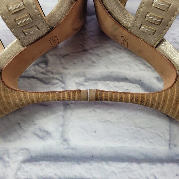 Coach 1941 Kareena Light Gold Leather T-strap Pumps size 6B - Picture 13 of 16